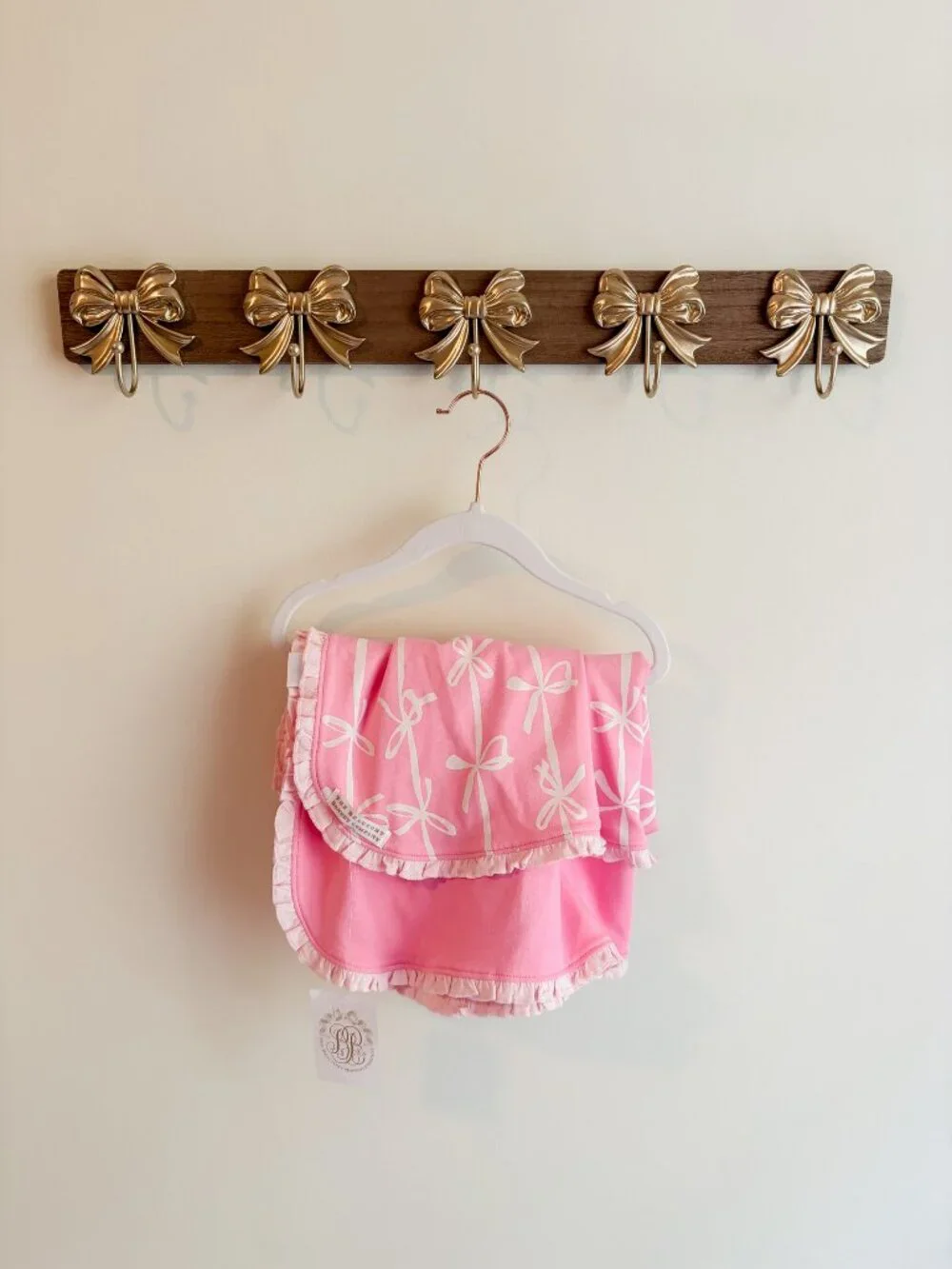 The Beaufort Bonnet Company Pink Bow Baby Blanket with Ruffle Trim